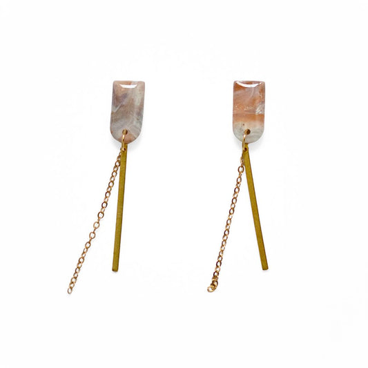 Marble Bloom – handgemaakte pastel oorbellen met marmerlook - 09