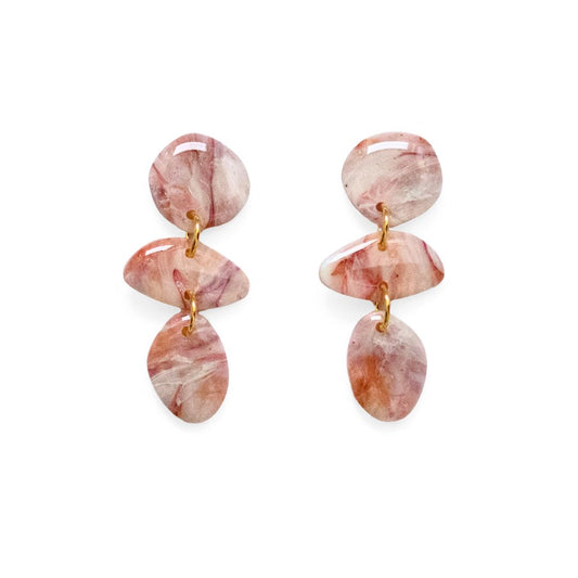 Marble Bloom – handgemaakte pastel oorbellen met marmerlook - 08