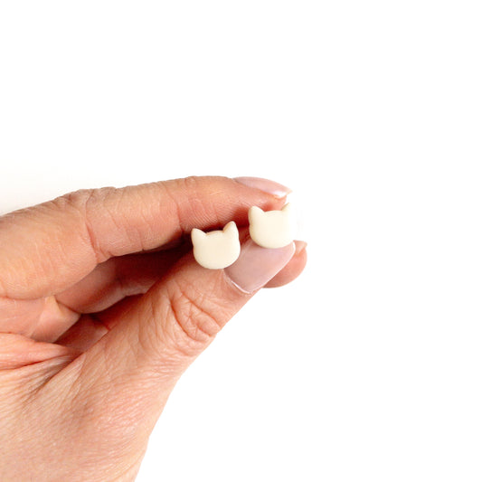 oorknopjes kat gebroken wit