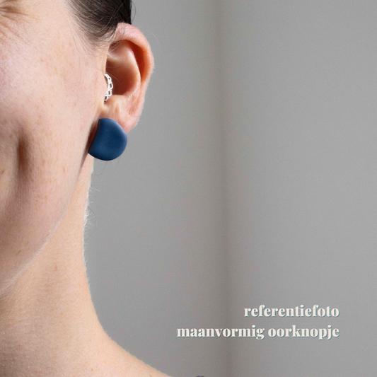 Summer Essentials - oorknopjes maanvormig rood