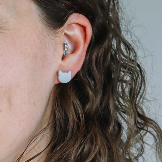 Cattitude - grijze kat - kleine oorknopjes - effen