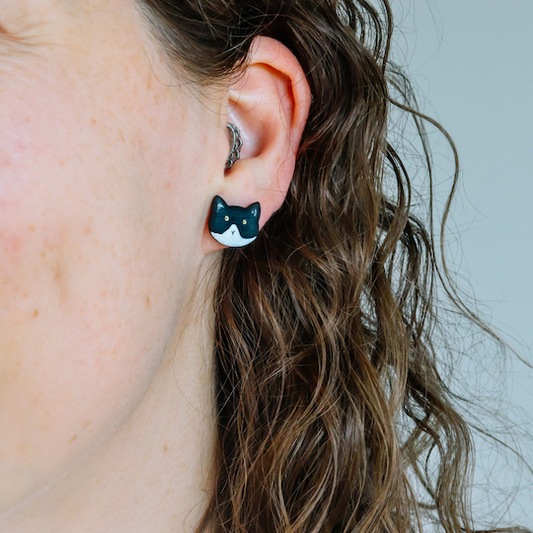 Cattitude - tuxedo kat - grote oorknopjes