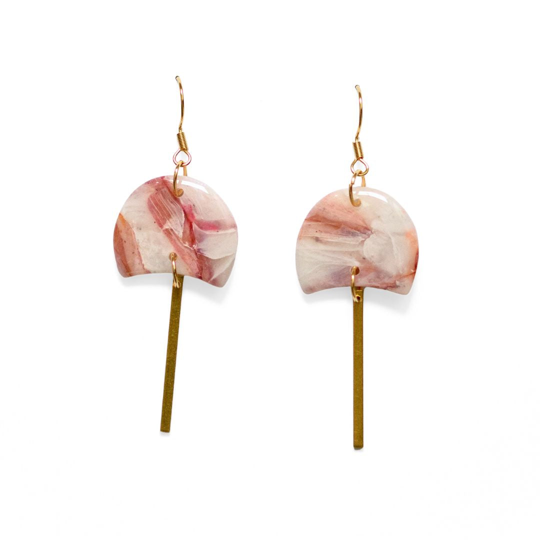 Marble Bloom – handgemaakte pastel oorbellen met marmerlook - 07
