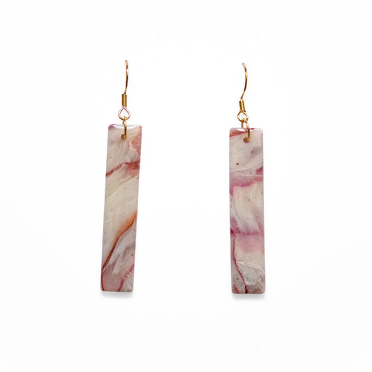 Marble Bloom – handgemaakte pastel oorbellen met marmerlook - 05
