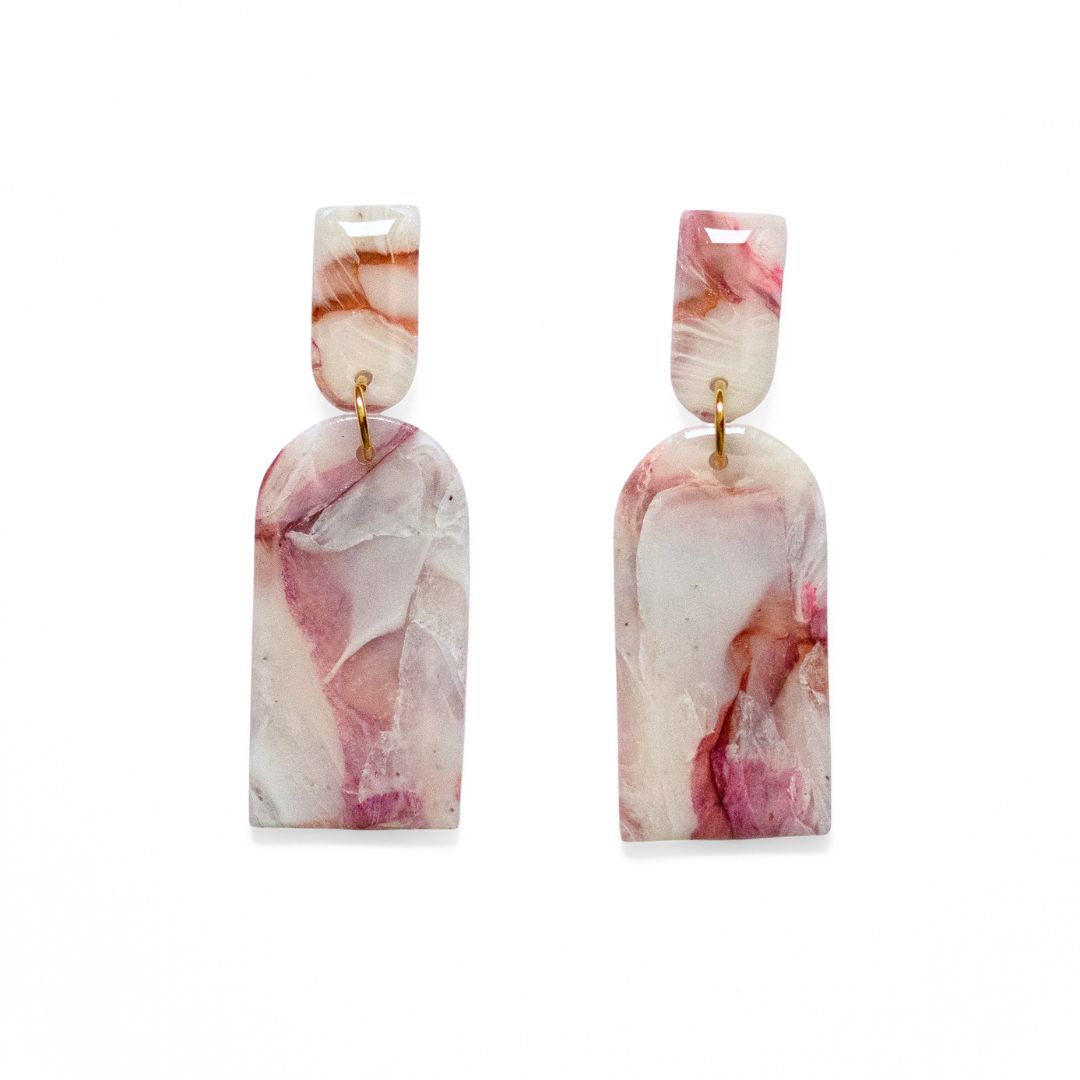 Marble Bloom – handgemaakte pastel oorbellen met marmerlook - 02